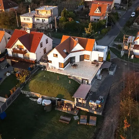 Apartment Vinarstvi Pod Hradem Klentnice